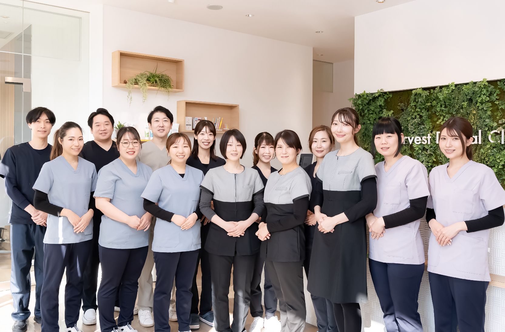 スタッフ集合写真